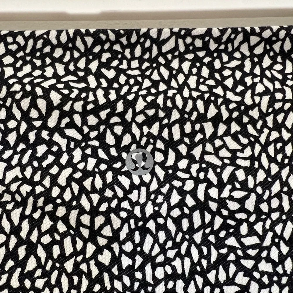 Lululemon Wunder Under Crop (Hi-Rise): Miss Mosaic e1.